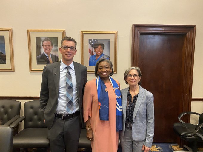 PSC President James Davis and First Vice President Andrea Vásquez met with State Senate Majority Leader Andrea Stewart-Cousins Tuesday, April 16 as the final details of the budget were being decided. 